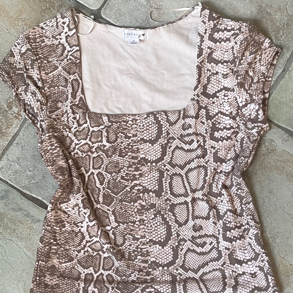 Bobeau Beige Snake Print Blouse